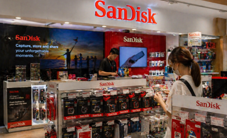 SanDisk stock down 33% from YTD high: Experts predict upside before Aug. 13
