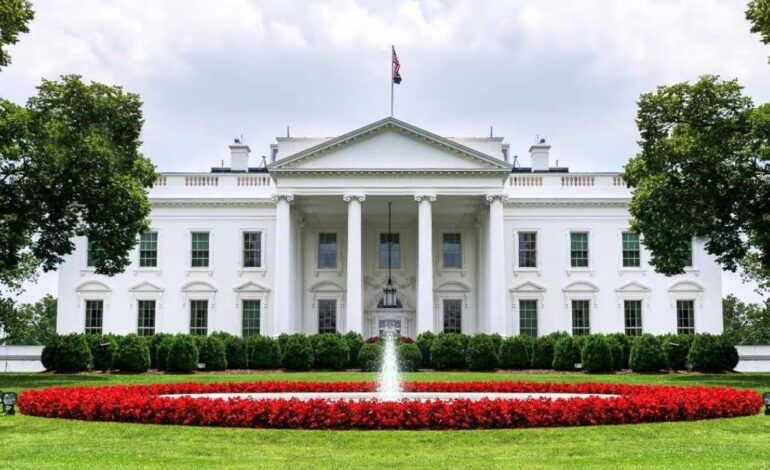 Trump Hosts Top Crypto CEOs at White House as US Weighs Bitcoin Buy
